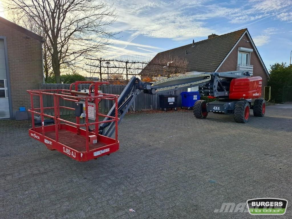 SkyJack SJ85 AJ Колінчаті підйомники