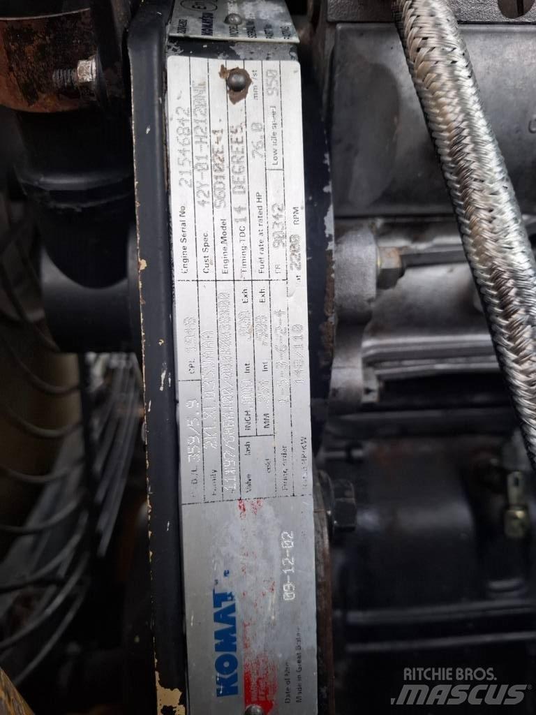 Komatsu WA 270-3 Фронтальні навантажувачі