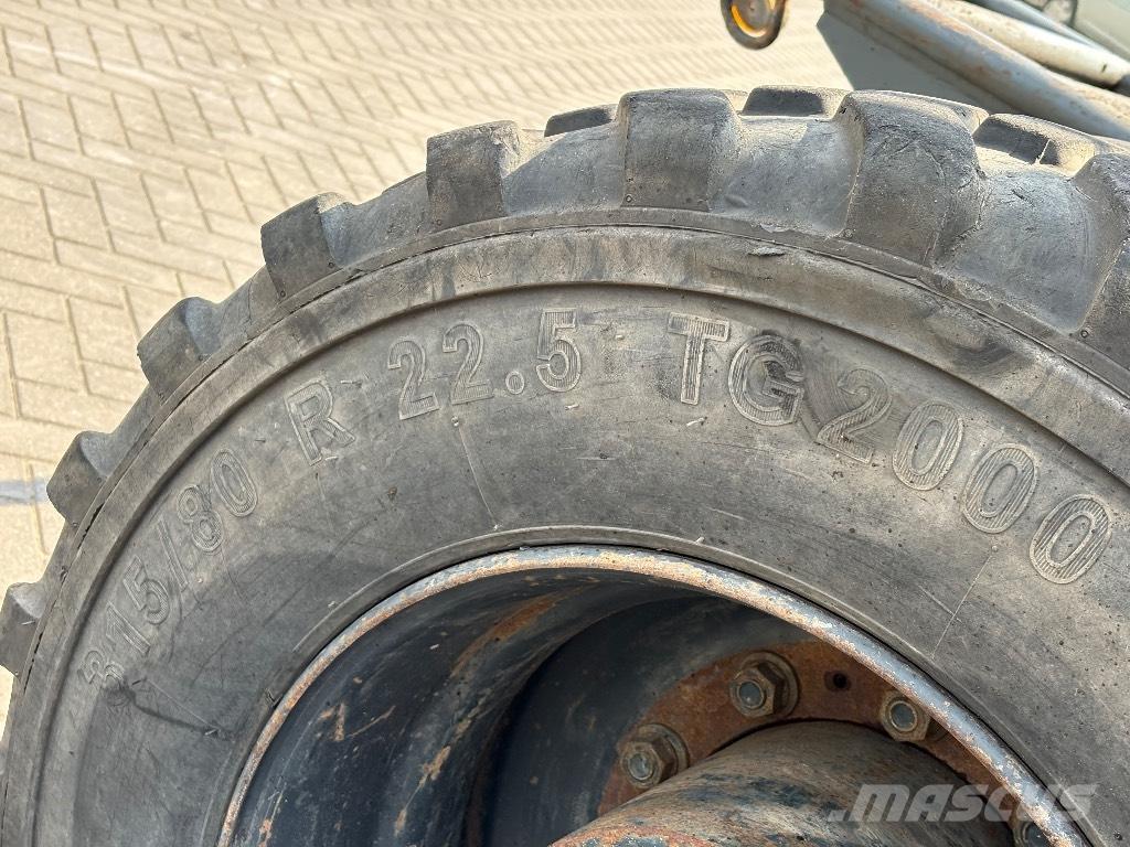 Hyundai 160W9-A Колісні екскаватори