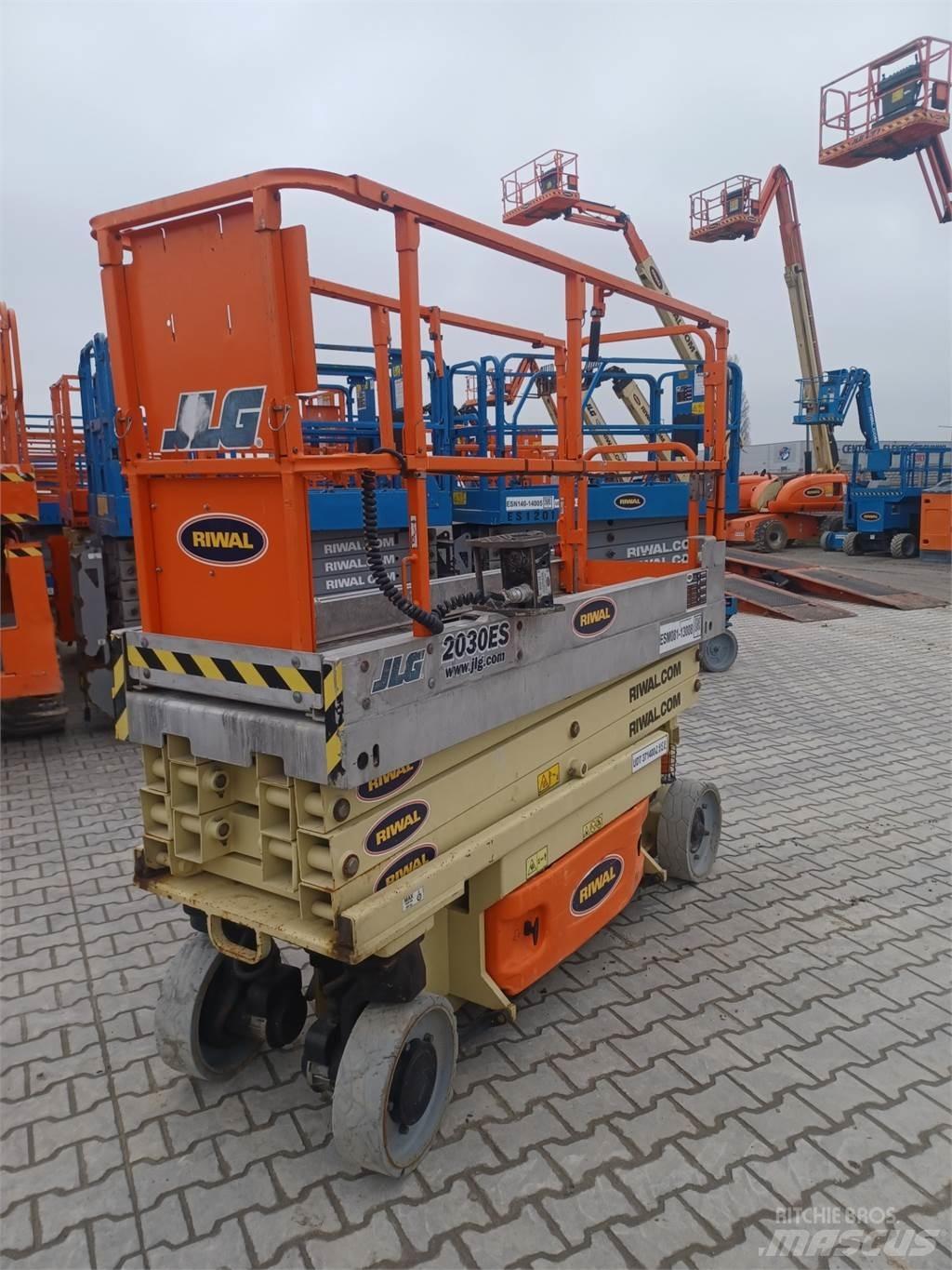 JLG 2030ES Підйомники-ножиці