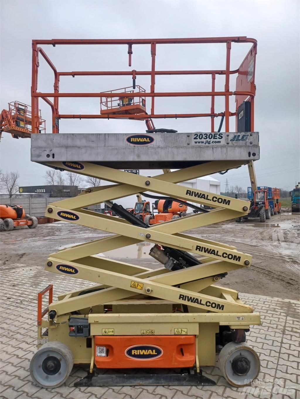 JLG 2030ES Підйомники-ножиці