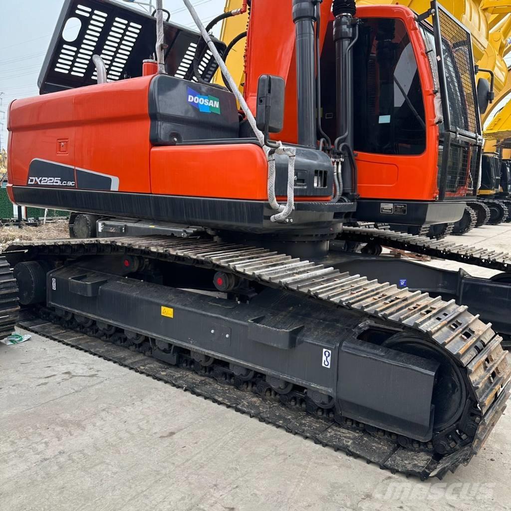 Doosan DX225LC-9C Гусеничні екскаватори