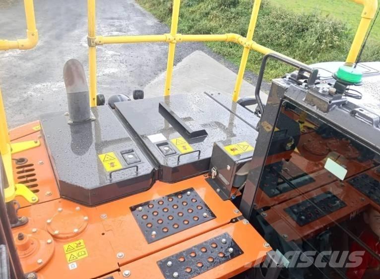 Hitachi ZX 130LCN Гусеничні екскаватори