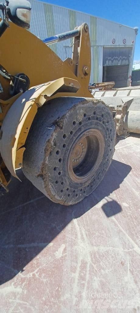 CAT 930 M Фронтальні навантажувачі