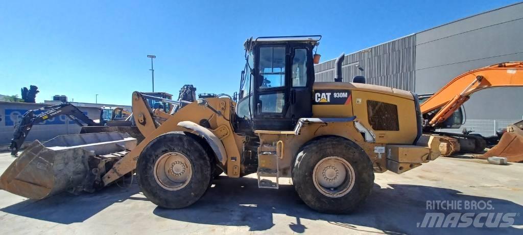 CAT 930 M Фронтальні навантажувачі