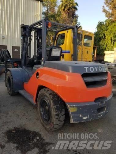 Toyota 8FD70U Дизельні навантажувачі