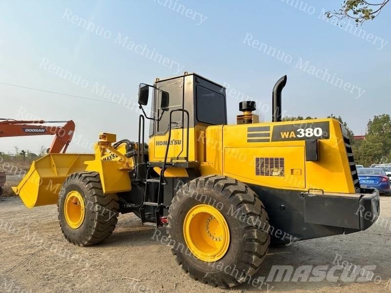Komatsu WA380 Фронтальні навантажувачі