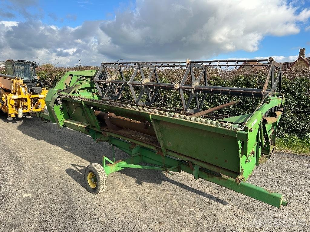 John Deere 1075 Зернозбиральні комбайни