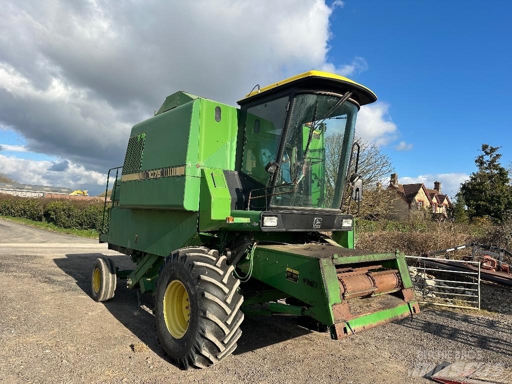 John Deere 1075 Зернозбиральні комбайни