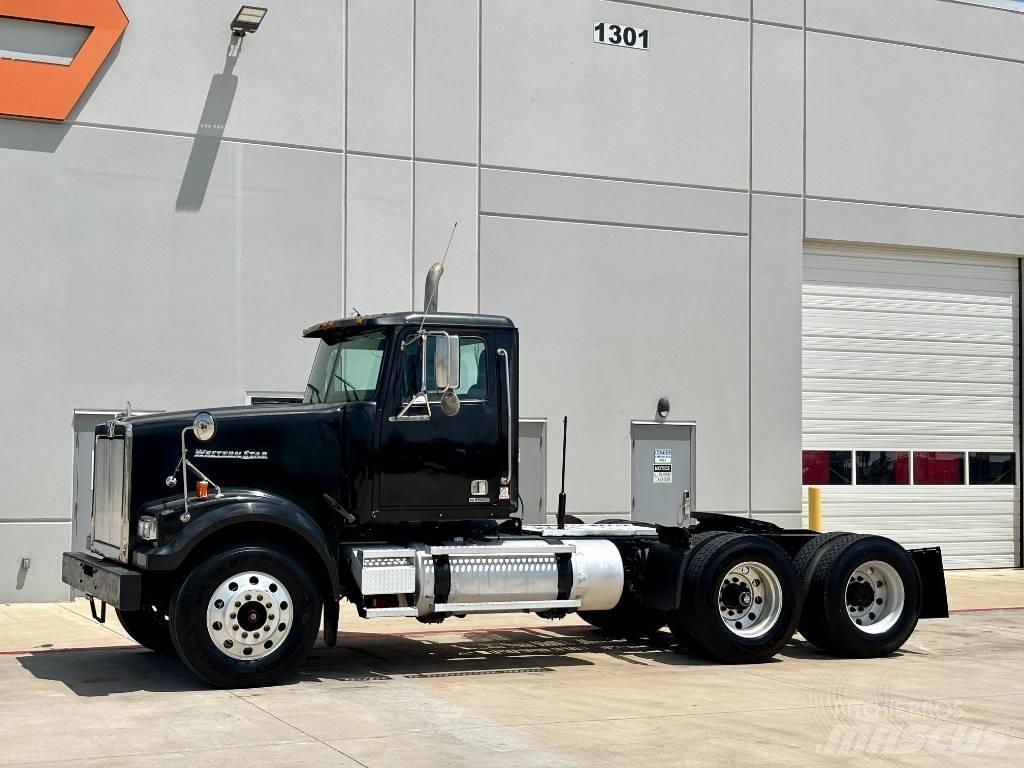 Western Star 4900 Тягачі