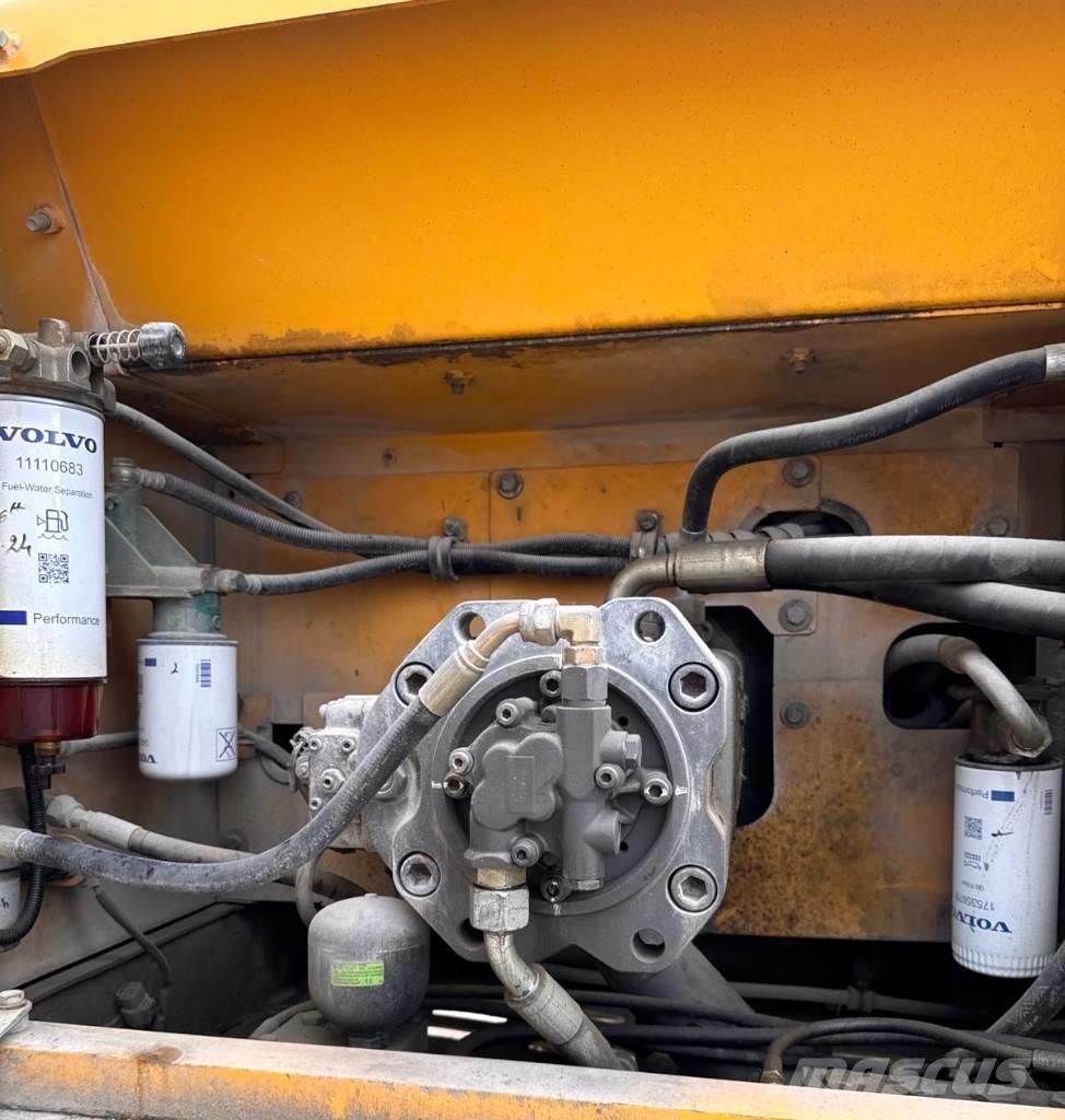 Volvo EC 300 D L Гусеничні екскаватори