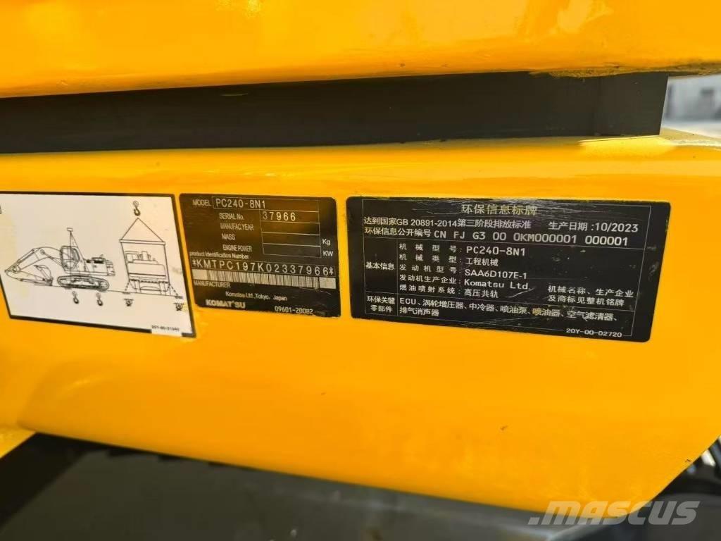 Komatsu 240-8N1 Гусеничні екскаватори