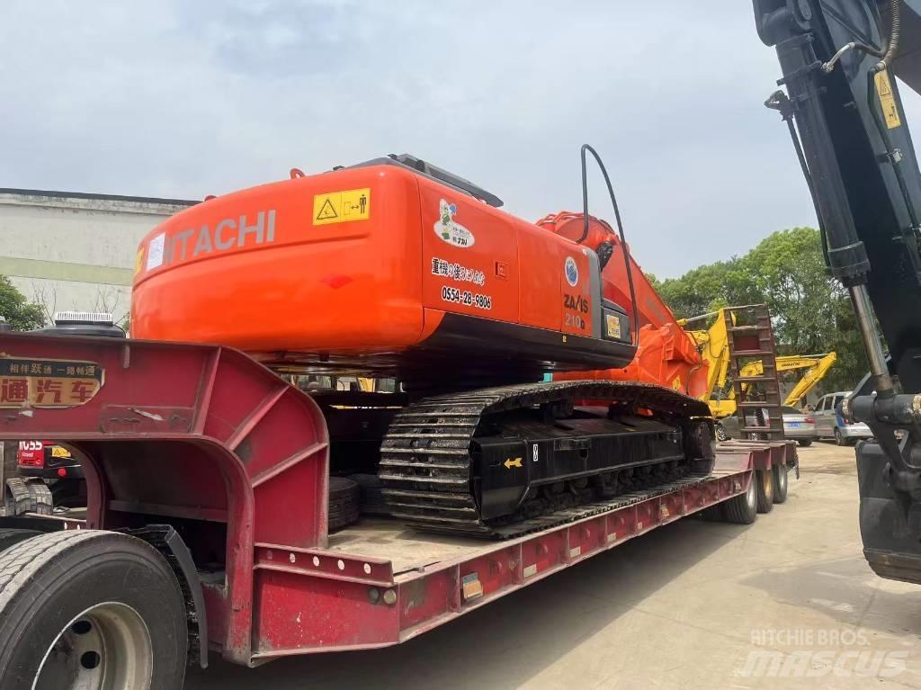 Hitachi 210LC Гусеничні екскаватори