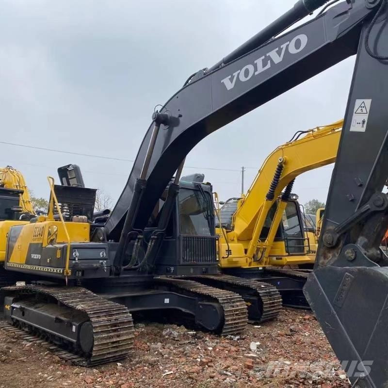 Volvo EC 240 Гусеничні екскаватори