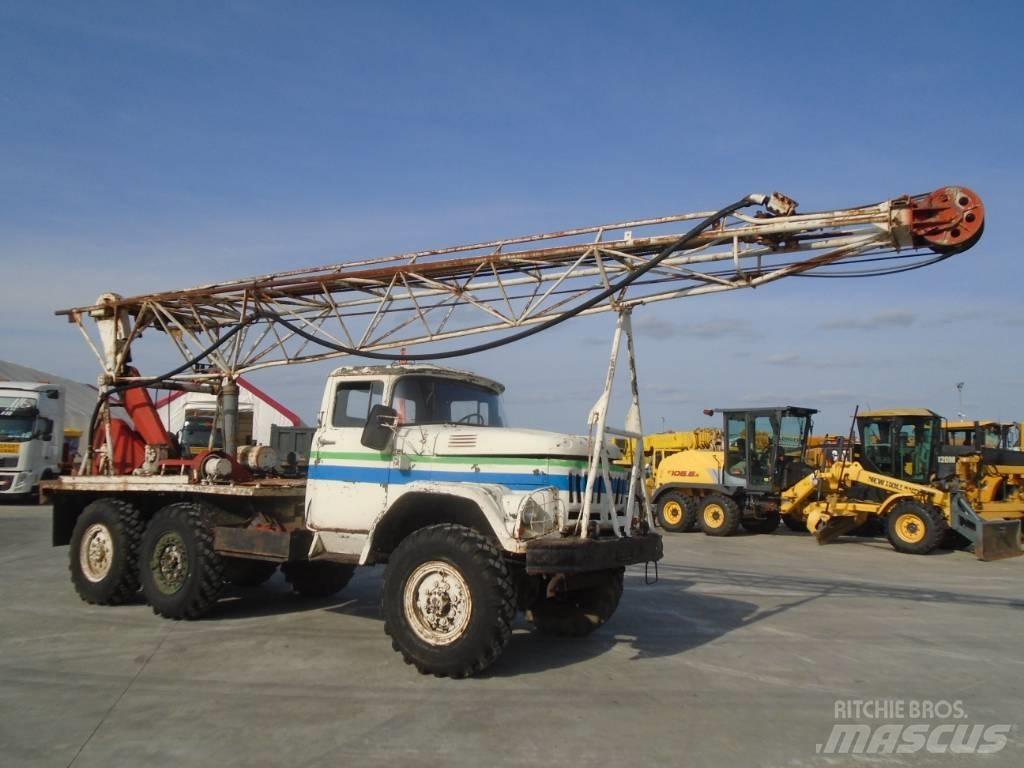 ZIL 6×6 Пересувні бурові установки