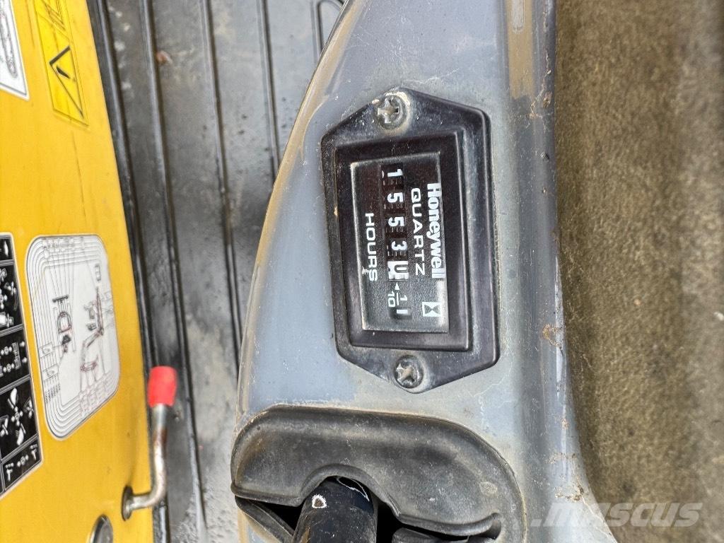 Yanmar SV08 (1C171) Міні-екскаватори < 7т