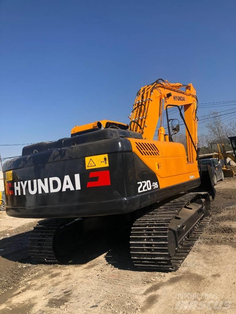 Hyundai 220-9s Гусеничні екскаватори