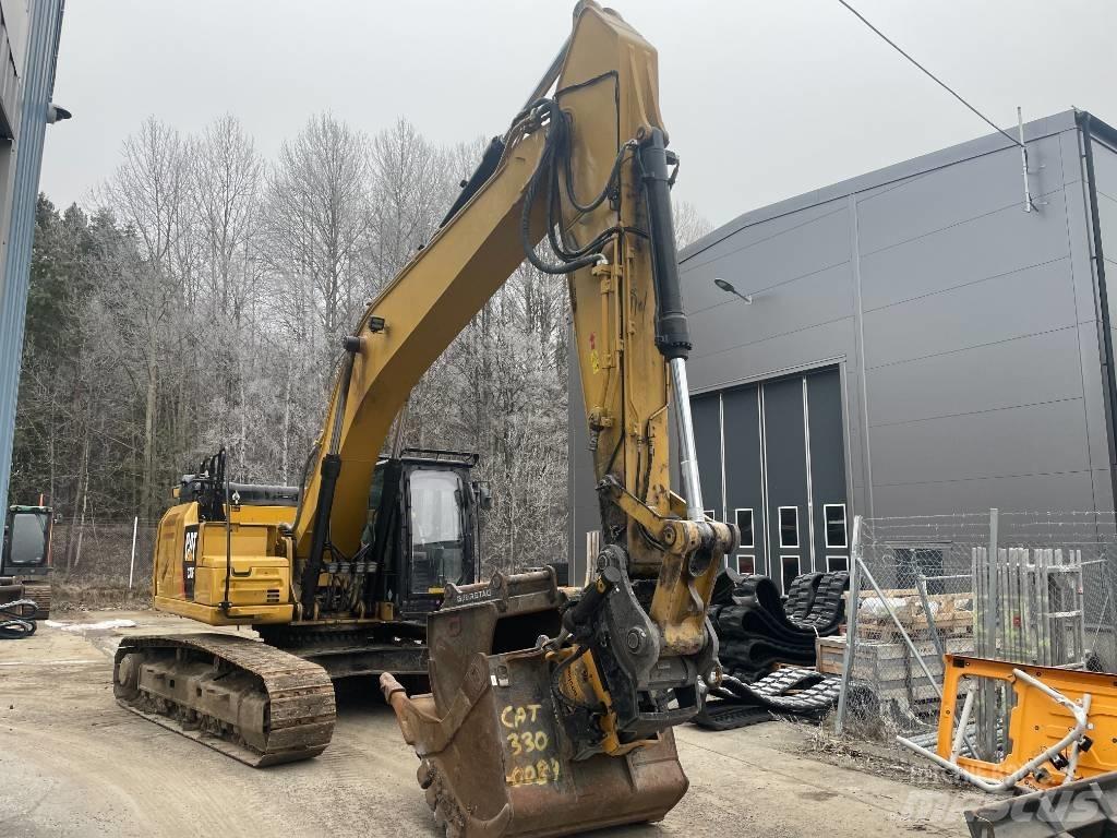 CAT 330 Гусеничні екскаватори