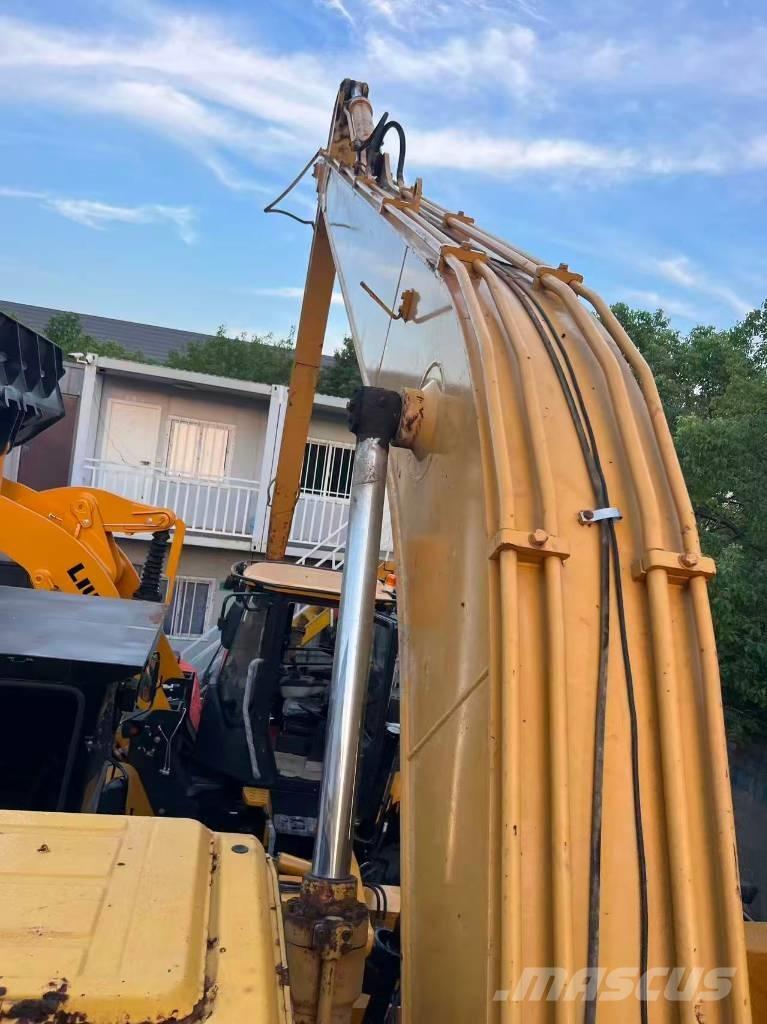 CAT 320 B L Екскаватори-амфібії