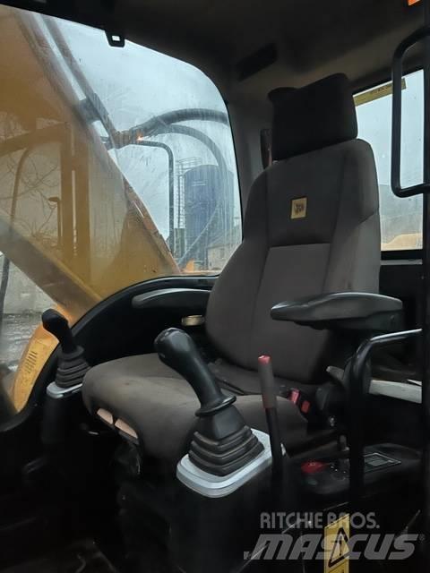 JCB JS 220 LC Гусеничні екскаватори