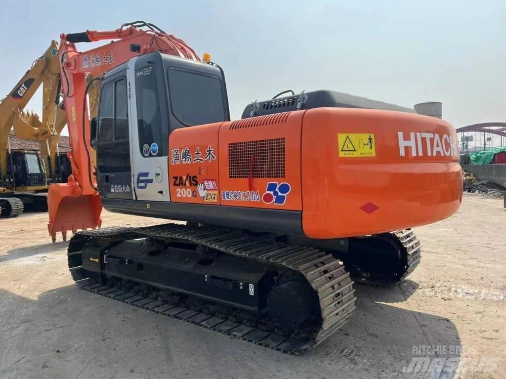 Hitachi ZX 200 Гусеничні екскаватори