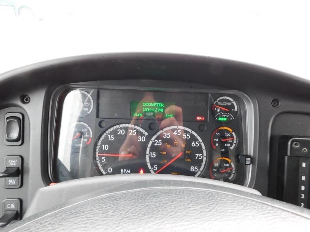Freightliner M2 Автоконтейнеровози