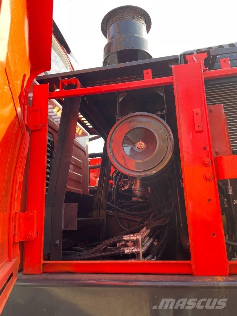 Doosan DX 225 LCA Гусеничні екскаватори