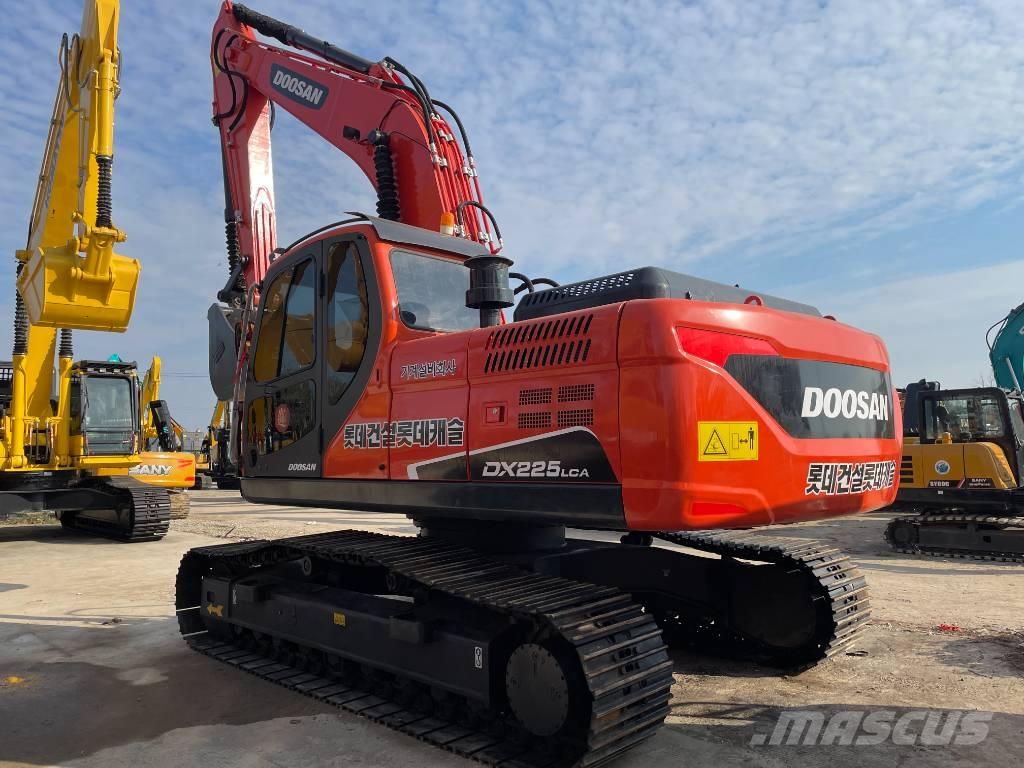 Doosan DX 225 LCA Гусеничні екскаватори