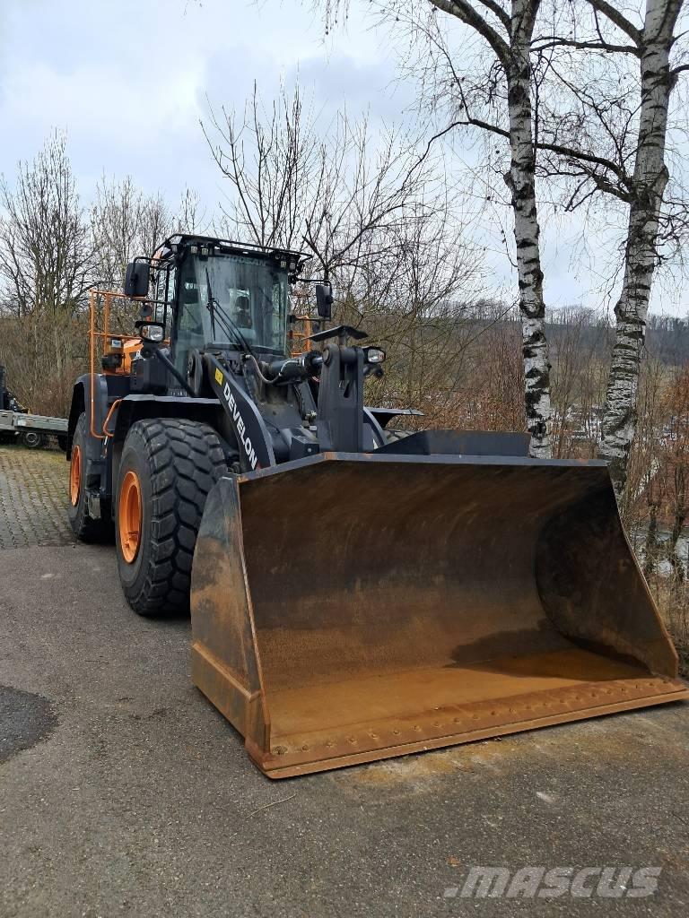 Develon DL 420 CVT-7 Фронтальні навантажувачі