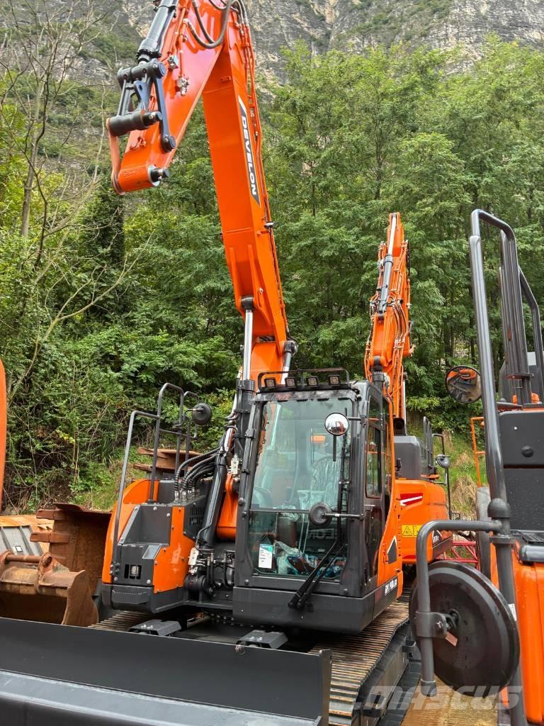 Develon DX 140 LCR-7 Гусеничні екскаватори