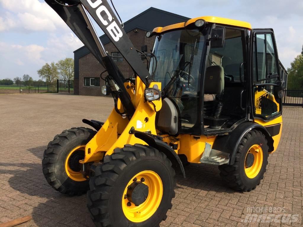 JCB 406 Фронтальні навантажувачі