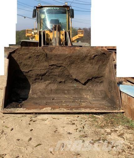 Volvo L 120 E Фронтальні навантажувачі