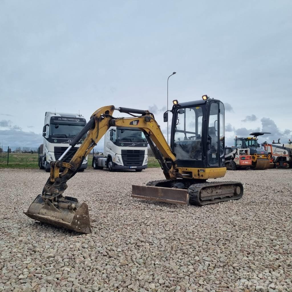 CAT 302.7 D CR Міні-екскаватори < 7т