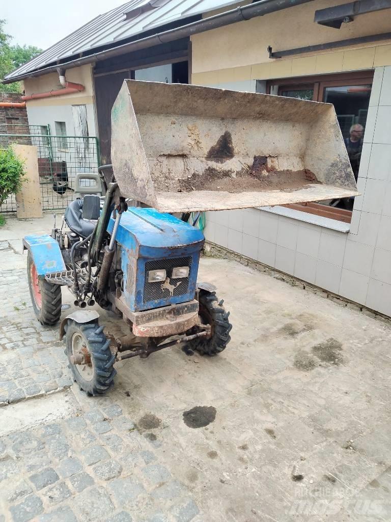  Zemědělský traktor Трактори