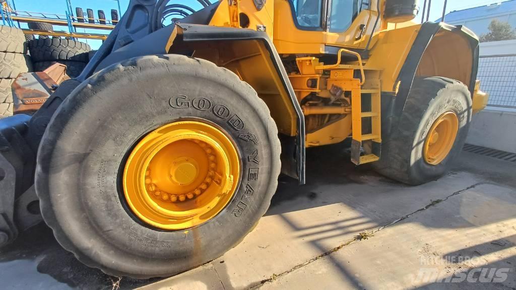 Volvo L 180 F Фронтальні навантажувачі