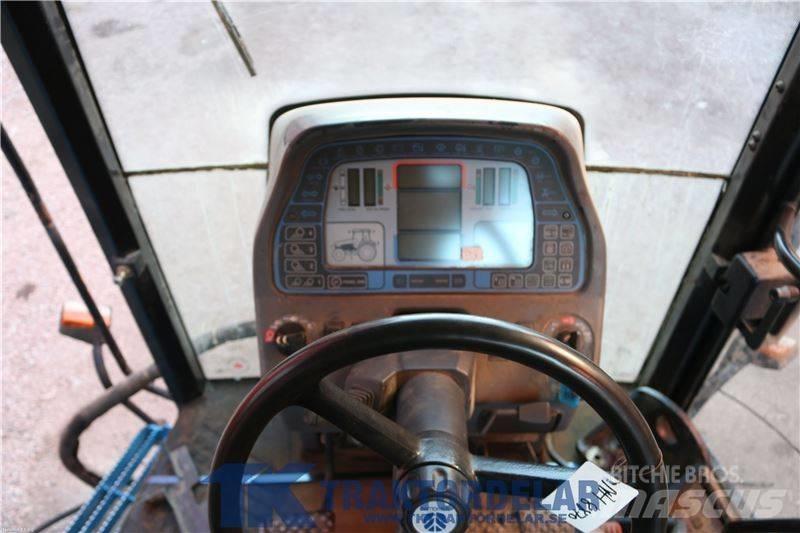 New Holland 8870 Кабіна