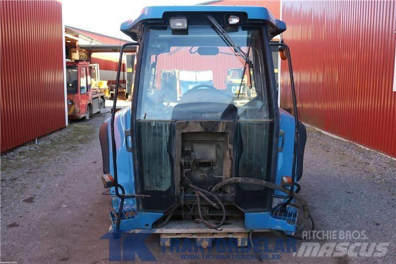 New Holland 8870 Кабіна