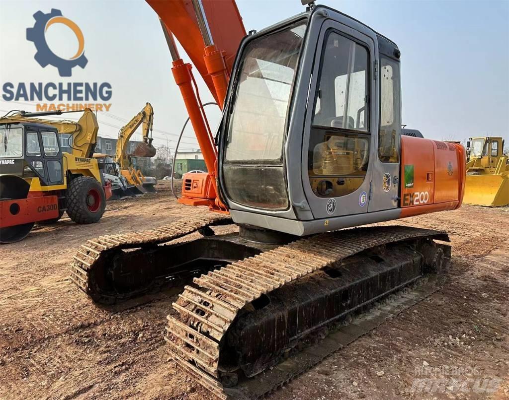 Hitachi EX 200 Гусеничні екскаватори