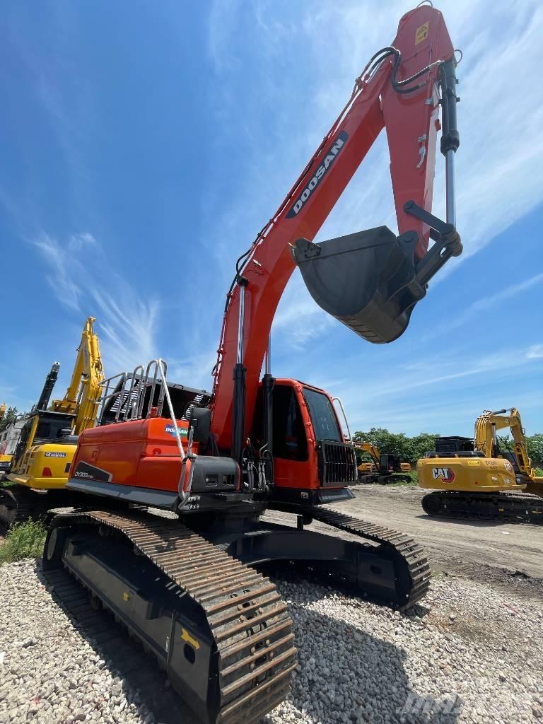 Doosan DX 300 Гусеничні екскаватори