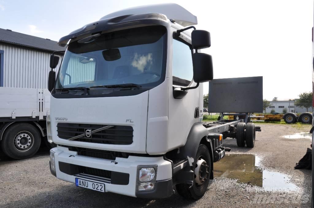 Volvo FL240 4x2 Шасі з кабіною