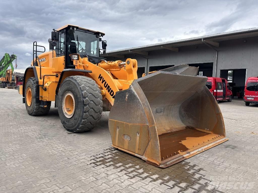 Hyundai HL 975 Фронтальні навантажувачі