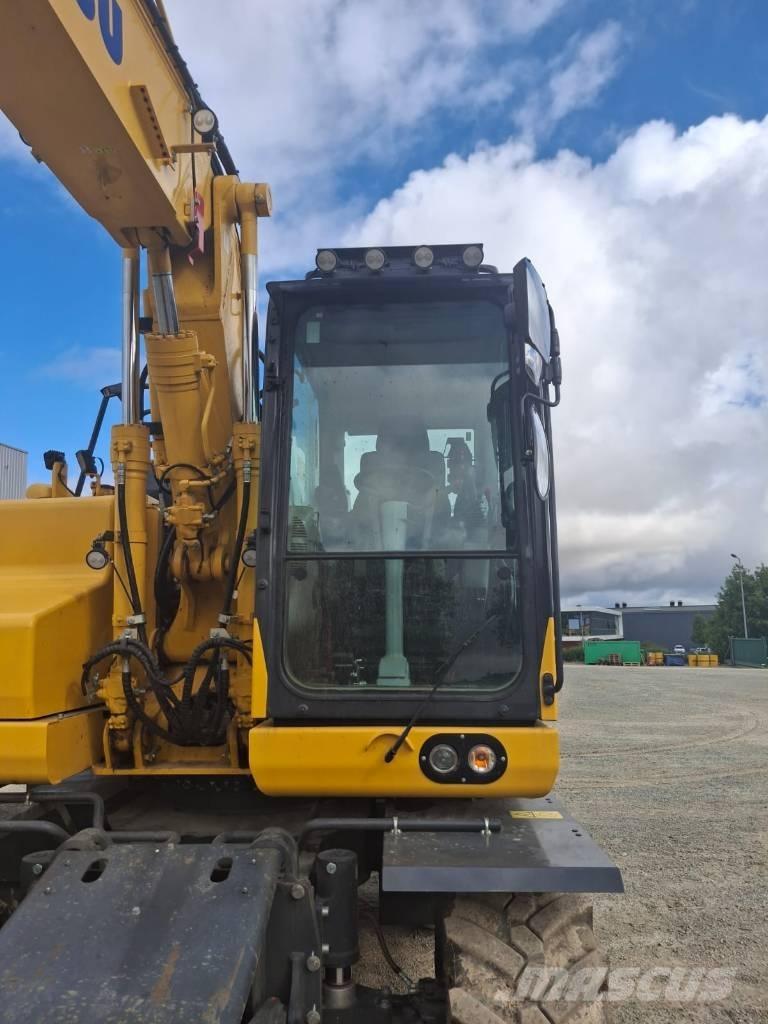 Komatsu PW158-11 Колісні екскаватори