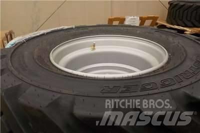 JLG Tyres Шини і колеса