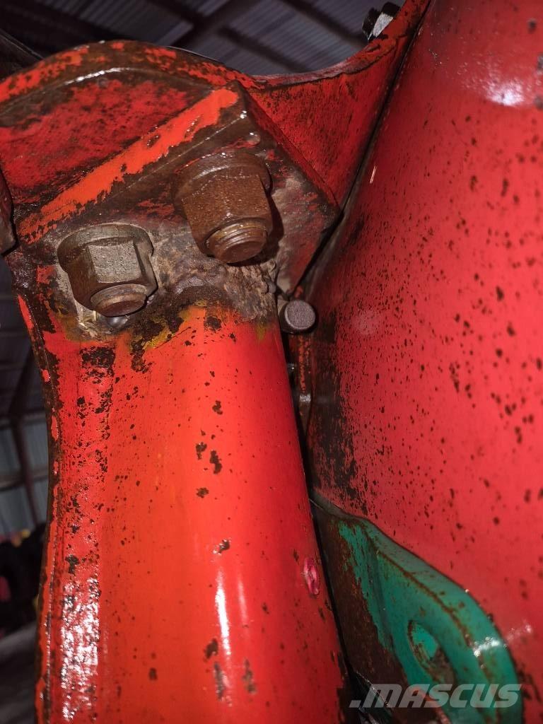 Kverneland EG85 Реверсивні плуги