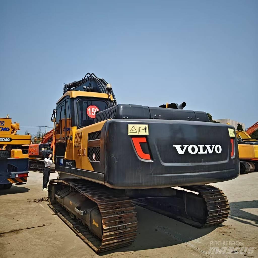 Volvo EC 220 Гусеничні екскаватори