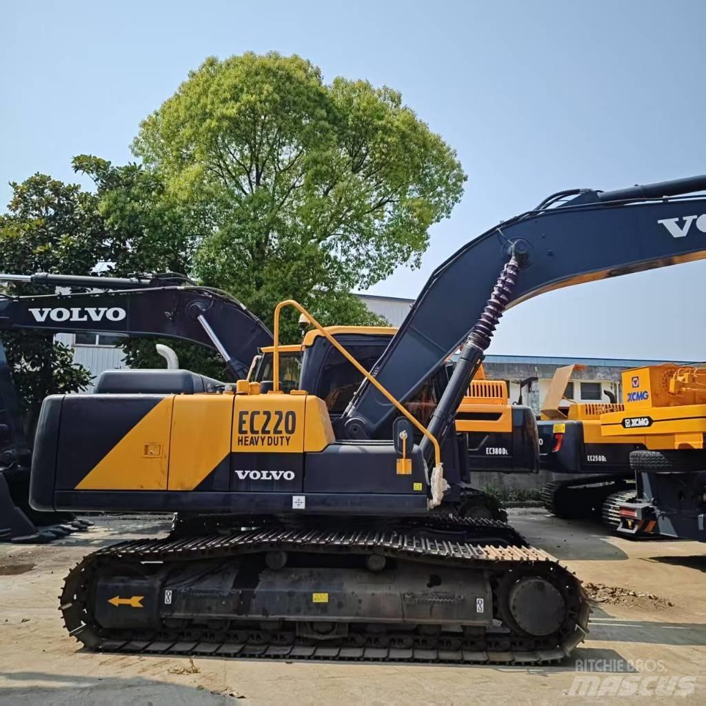 Volvo EC 220 Гусеничні екскаватори