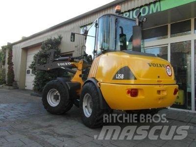 Volvo L25-B Фронтальні навантажувачі