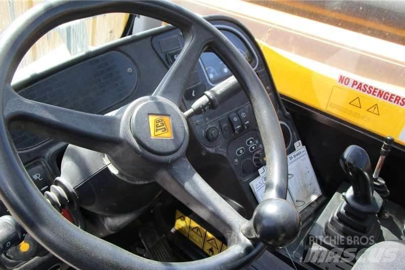 JCB 540-170 Вантажівки / спеціальні