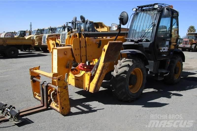 JCB 540-170 Вантажівки / спеціальні