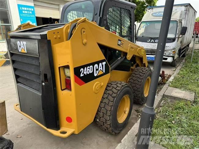 CAT 246 D Міні-навантажувачі
